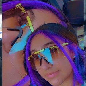 Meet your Posher, Daniela